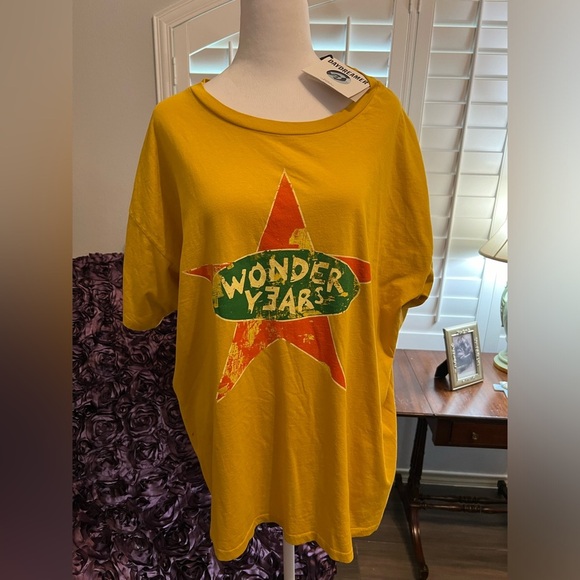 WONDER YEARS MERCH TEE - Picture 1 of 6